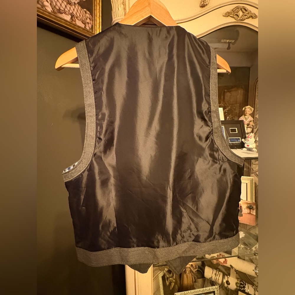 Sovereign Code Gray Button-Up Vest - Picture 5 of 10